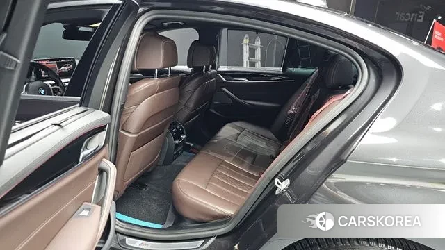 BMW 5 Series (G30) 2023 Серый из Кореи, фото 2