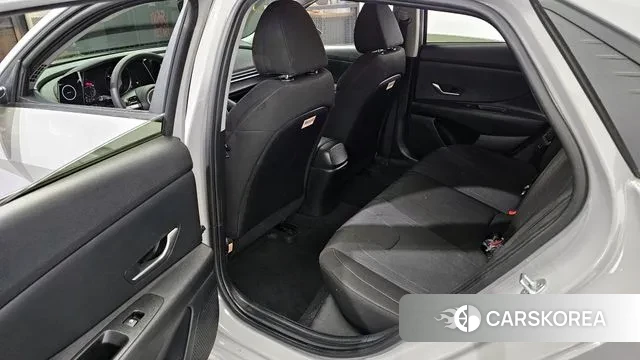 Hyundai Avante (CN7) 2021 Серебристо-серый из Кореи, фото 2