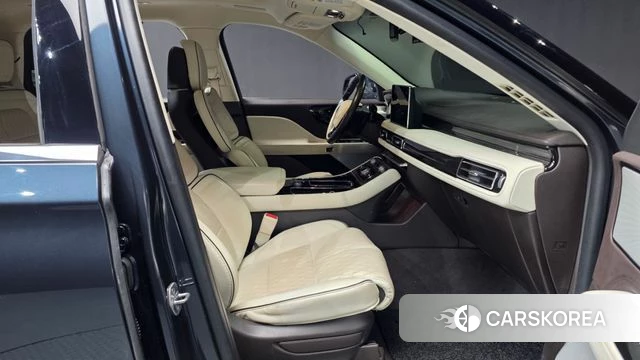 Lincoln Aviator 2nd generation 2022 Серый из Кореи, фото 2