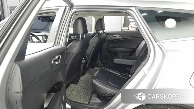 Kia Sportage 5th Generation 2023 Серебристо-серый из Кореи, фото 2