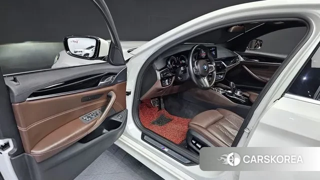 BMW 5 Series (G30) id 2966666 из Кореи 2