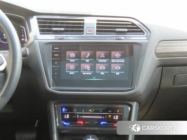 Volkswagen Tiguan Allspace 2023 Белый из Кореи, фото 2