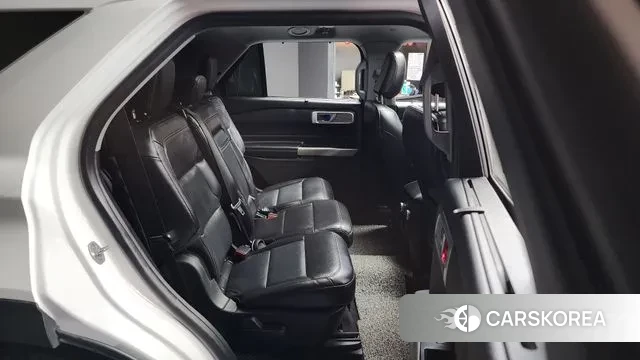 Ford Explorer 6th Generation 2021 Белый из Кореи, фото 2