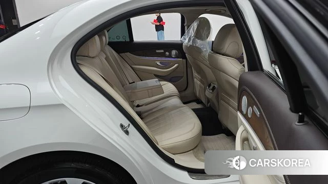 Mercedes-Benz E-Class W213 2019 Белый из Кореи, фото 2