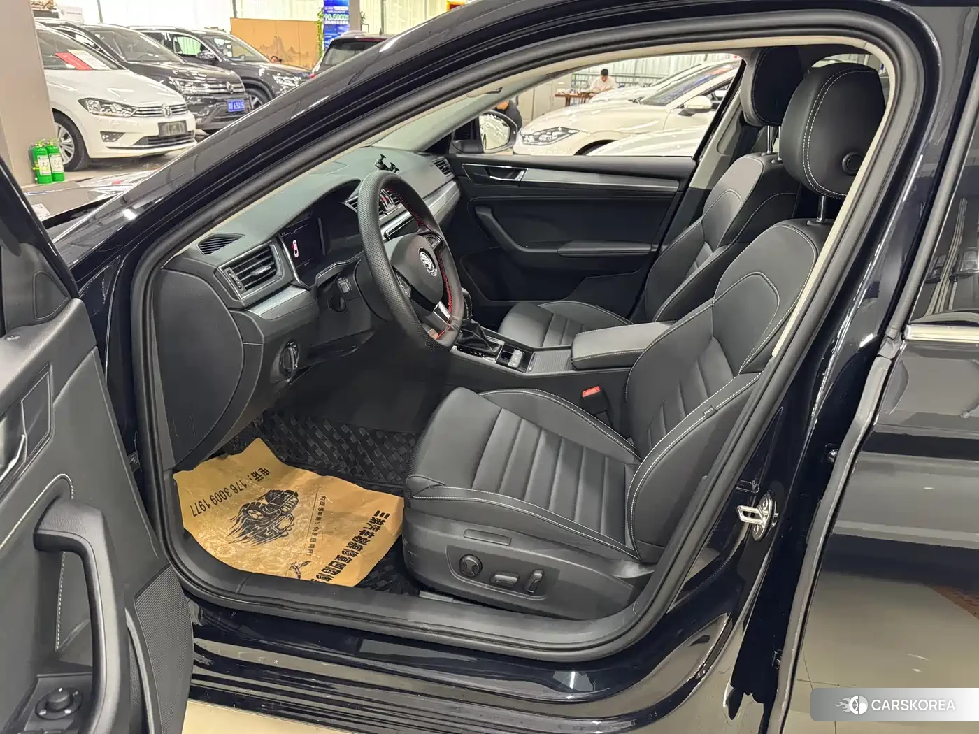 Skoda Superb 2023 Черный из Китая, фото 2