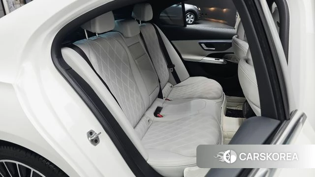 Mercedes-Benz E-Class W214 2025 Белый из Кореи, фото 2