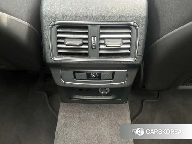 Audi Q5L Sportback 2024 Белый из Китая, фото 2