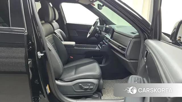 Hyundai Santa Fe (MX5) 2024 Черный из Кореи, фото 2