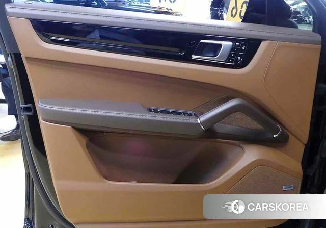 Porsche Cayenne (PO536) 2021 Черный из Кореи, фото 2