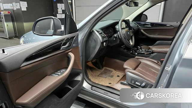 BMW X3 (G01) 2022 Серебристо-серый из Кореи, фото 2