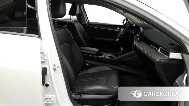 Kia K5 3rd generation 2022 Белый из Кореи, фото 2