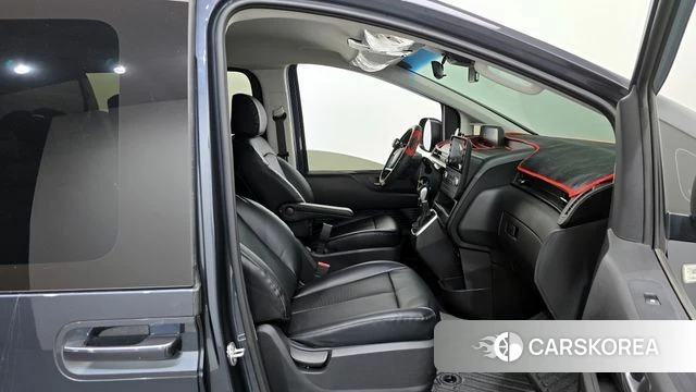 Hyundai Staria 2023 Серый из Кореи, фото 2