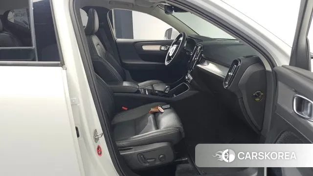 Volvo XC40 2020 Белый из Кореи, фото 2