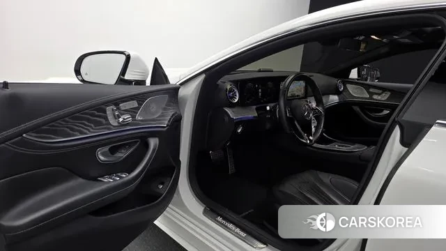 Mercedes-Benz CLS-Class C257 2023 Белый из Кореи, фото 2