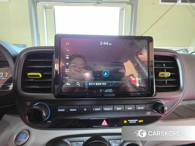 Hyundai Venue 2024 Серебристо-серый из Кореи, фото 2