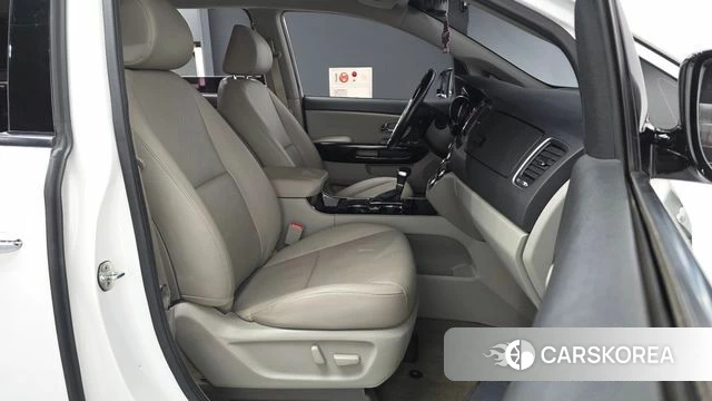 Kia The New Carnival 2019 Белый из Кореи, фото 2