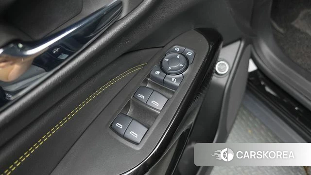 Chevrolet (GM Daewoo) Trax Crossover 2023 Черный из Кореи, фото 2