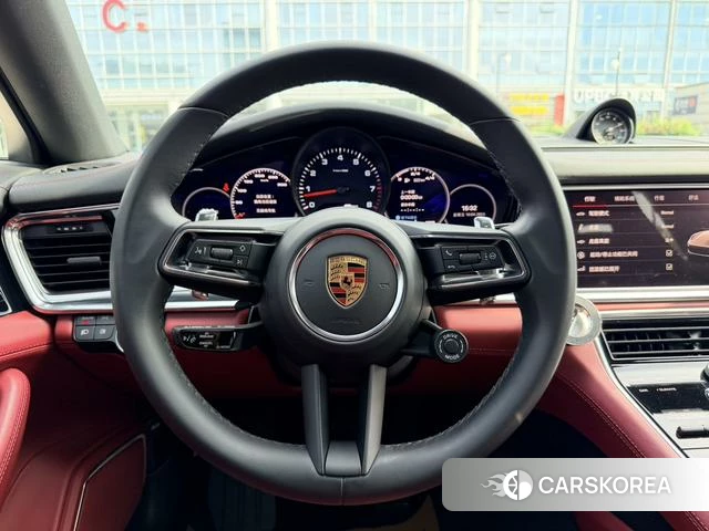 Porsche Panamera 2023 Темно-серый из Китая, фото 2