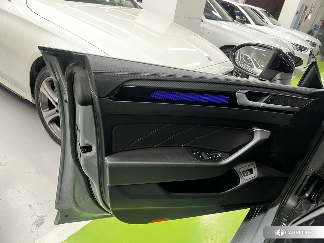 Volkswagen CC 2022 Темно-серый из Китая, фото 2