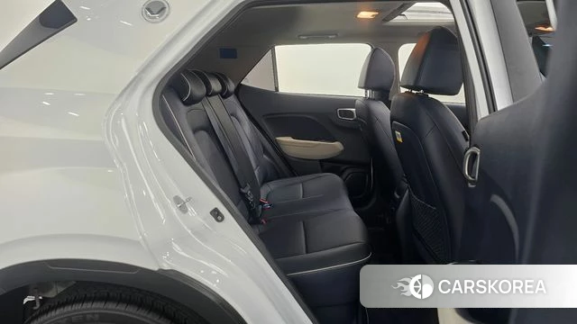 Hyundai Venue 2023 Белый из Кореи, фото 2