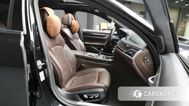 BMW 7 Series (G11) 2020 Черный из Кореи, фото 2