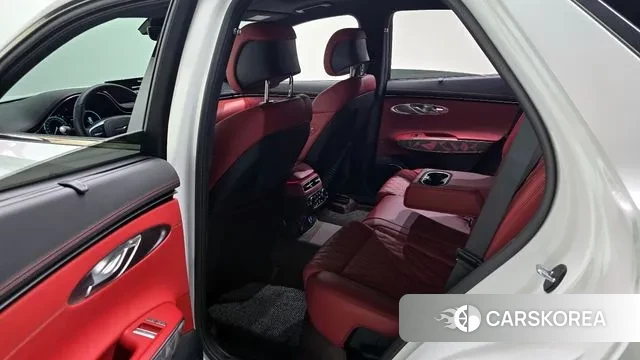 Genesis GV70 2023 Белый из Кореи, фото 2