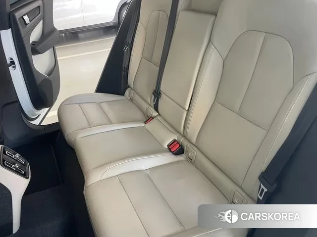 Volvo XC40 2025 Белый из Кореи, фото 2