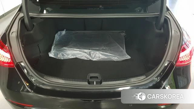 Mercedes-Benz C-Class W206 2022 Черный из Кореи, фото 2