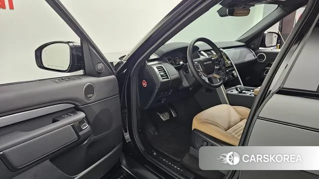 Land Rover Discovery 5 2024 Черный из Кореи, фото 2