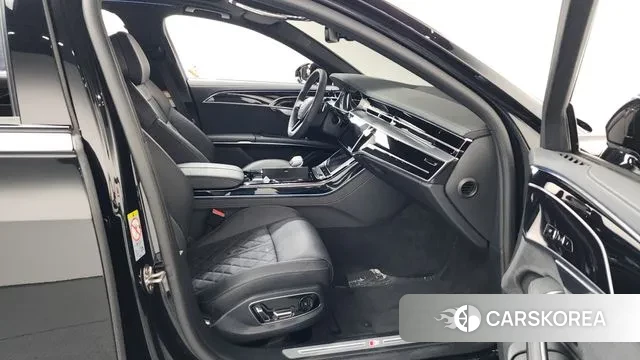 Audi A8 (D5) 2024 Черный из Кореи, фото 2