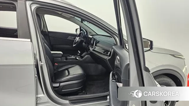 Kia Sportage 5th Generation 2022 Серебристо-серый из Кореи, фото 2