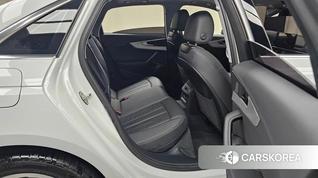 Audi A4 (B9) 2022 Белый из Кореи, фото 2