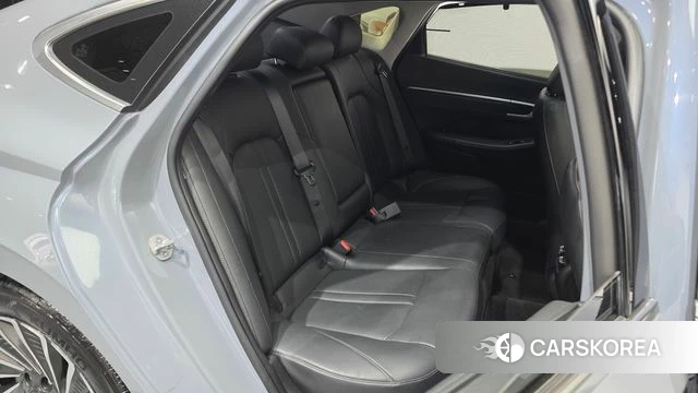 Hyundai Sonata D Edge Hybrid (DN8) 2024 Светло-серебряный цвет из Кореи, фото 2