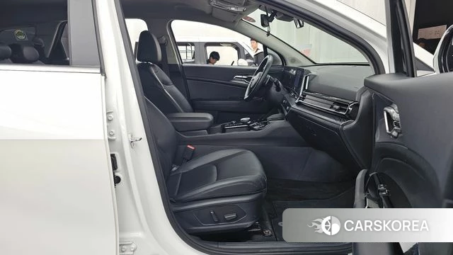 Kia Sportage 5th Generation 2023 Белый из Кореи, фото 2