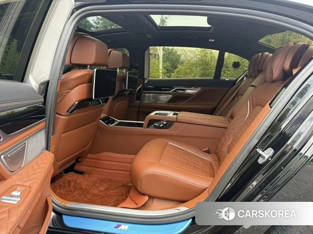 BMW 7 series 2023 Черный из Китая, фото 2