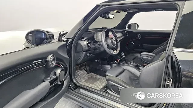 Mini Cooper Electric 2022 Черный из Кореи, фото 2