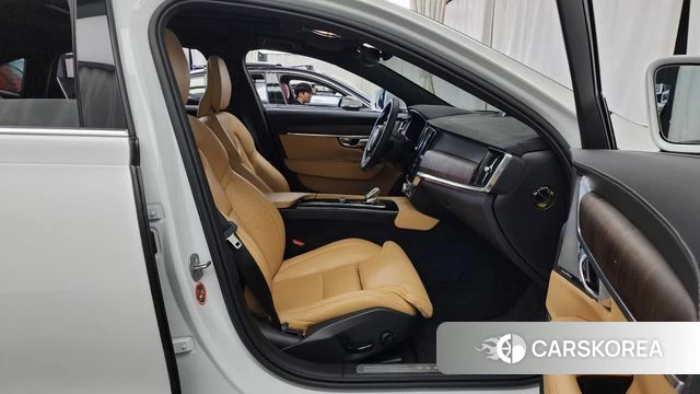 Volvo S90 2023 Белый из Кореи, фото 2