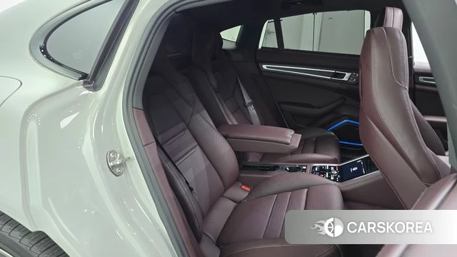 Porsche Panamera (971) 2023 Серебристо-серый из Кореи, фото 2