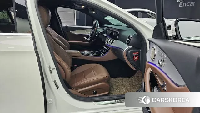 Mercedes-Benz E-Class W213 2021 Белый из Кореи, фото 2