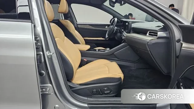 Kia K5 3rd generation 2023 Серебристо-серый из Кореи, фото 2