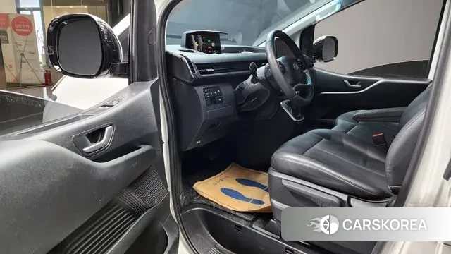 Hyundai Staria 2025 Белый из Кореи, фото 2