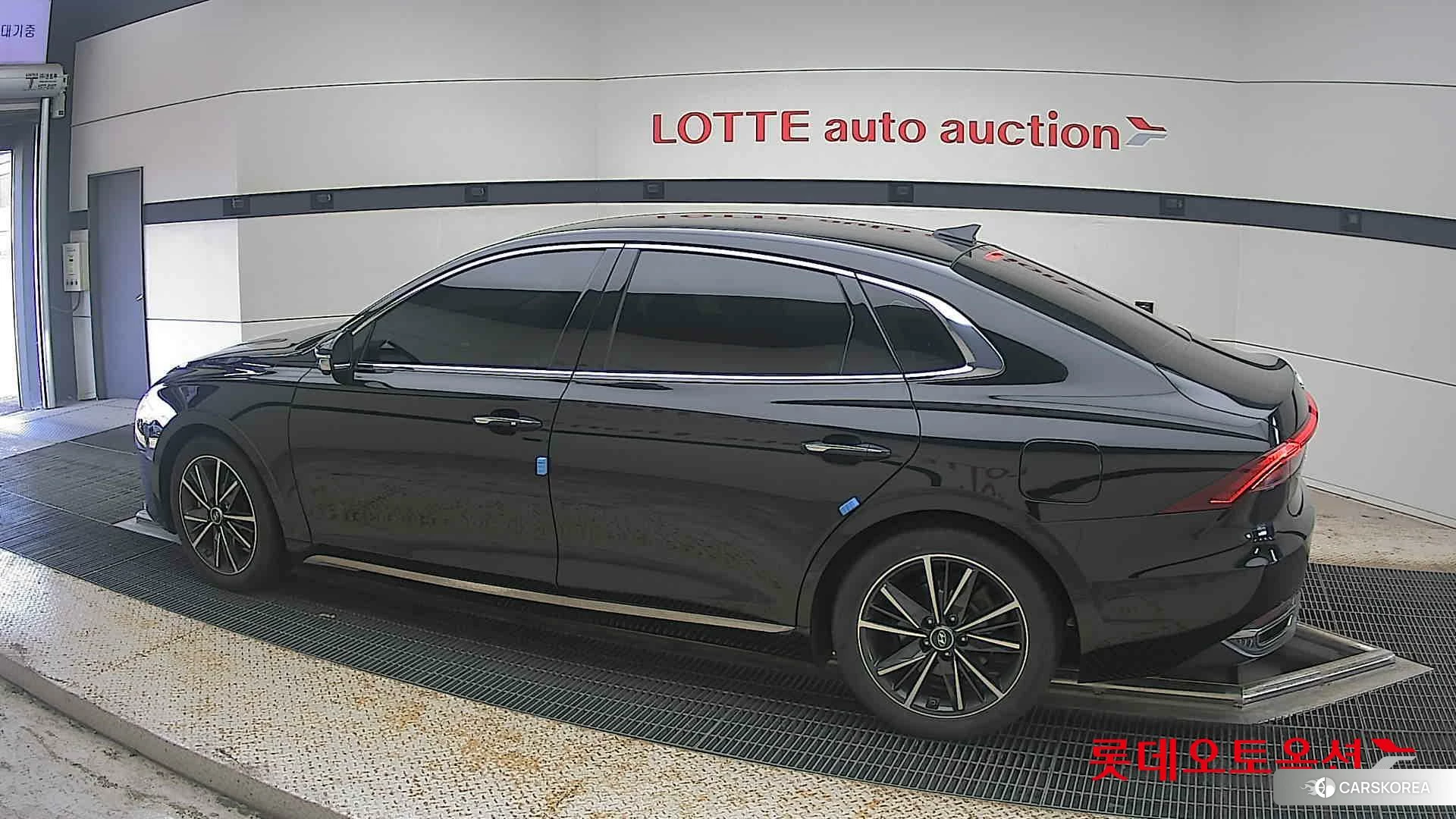 Hyundai Grandeur 2023 Midnight Black Pearl из Кореи, фото 2