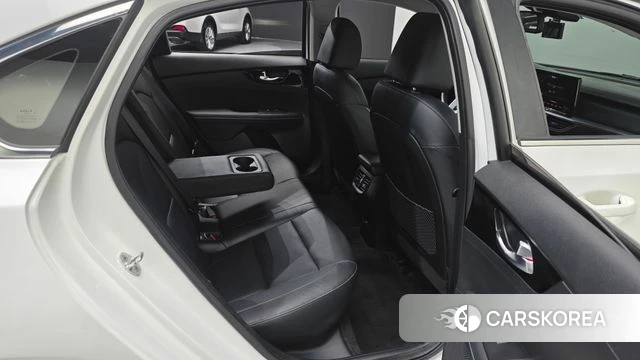 Kia The New K3 2nd generation 2022 Белый из Кореи, фото 2