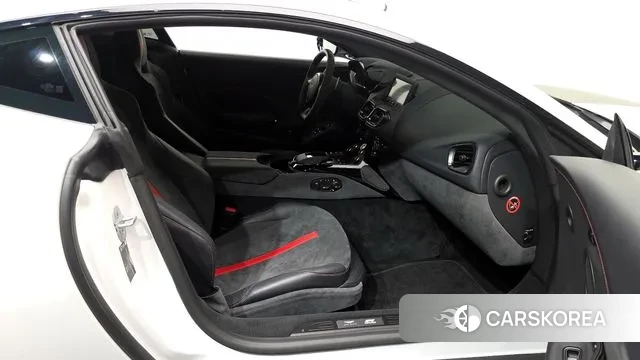 Aston Martin Vantage 2nd Generation 2022 Белый из Кореи, фото 2