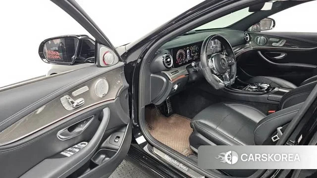 Mercedes-Benz E-Class W213 2020 Черный из Кореи, фото 2