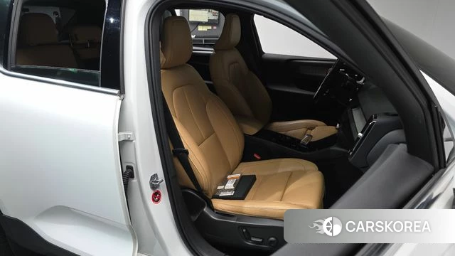 Volvo XC40 2020 Белый из Кореи, фото 2