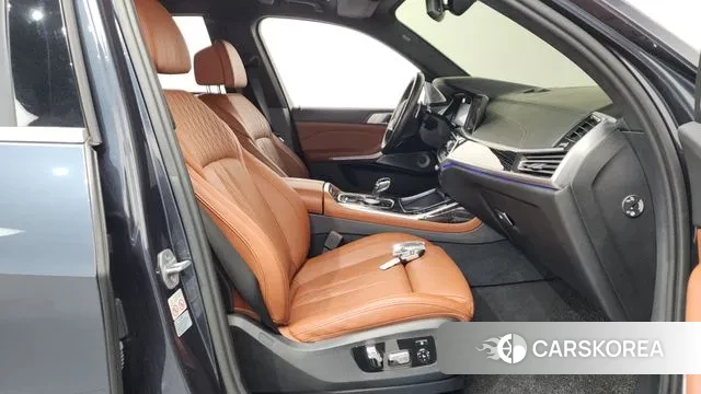 BMW X7 (G07) 2022 Серый из Кореи, фото 2