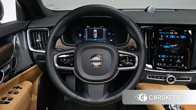 Volvo S90 2023 Черный из Кореи, фото 2