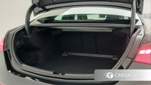 Mercedes-Benz C-Class W206 2025 Черный из Кореи, фото 2