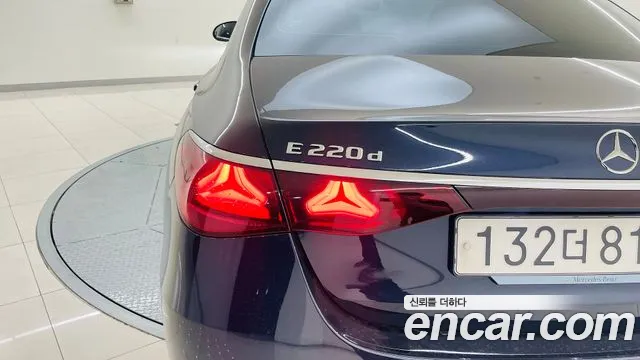 Mercedes-Benz E-Class W214 2024 Синий из Кореи, фото 2